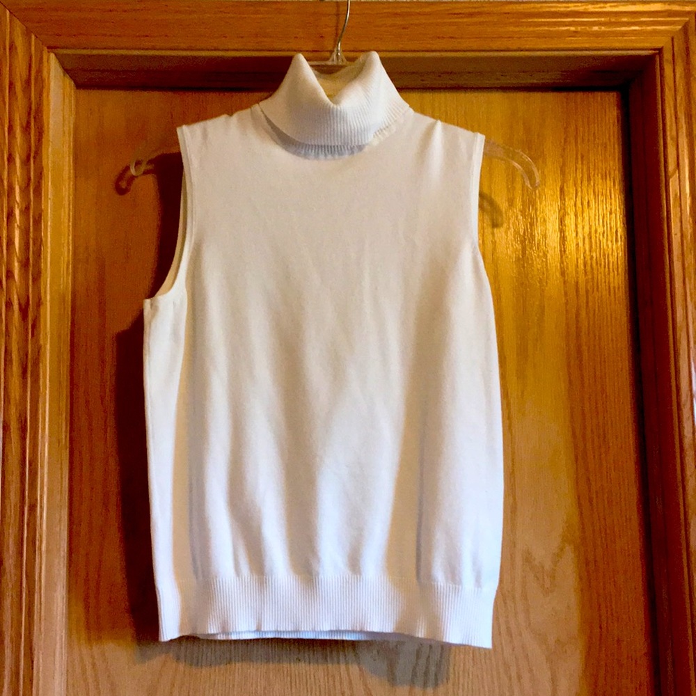 Cable & Gauge Turtleneck Sleeveless Sweater